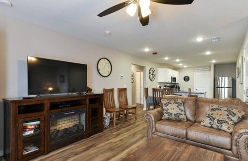 Branson Condo | Mystic Cove Condo - Pool - Perfect location