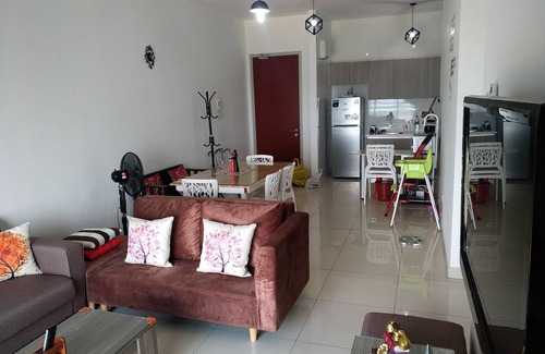 Johor Bahru Apartment | mySuites 2-BR 6pax } 3-mins drive to Sutera Mall