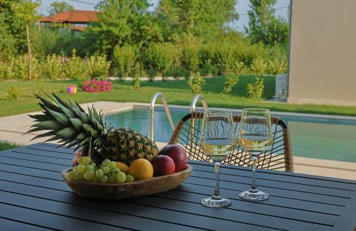 Olymbiaki Akti Villa | Mythical Olympus Mare Seaside Pool Villas