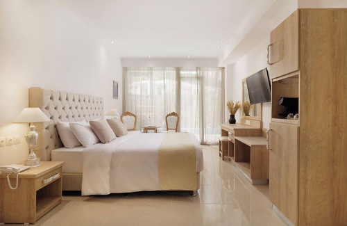 Chlomos Hotel | Mythos Panorama - Adults only