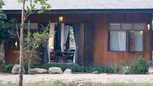Mae On Cabin | Mywella