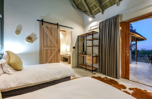 Beestekraal Cabin | Mziki Safari Lodge