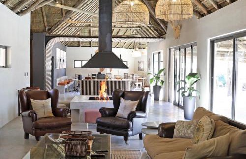 Beestekraal Cabin | Mziki Safari Lodge