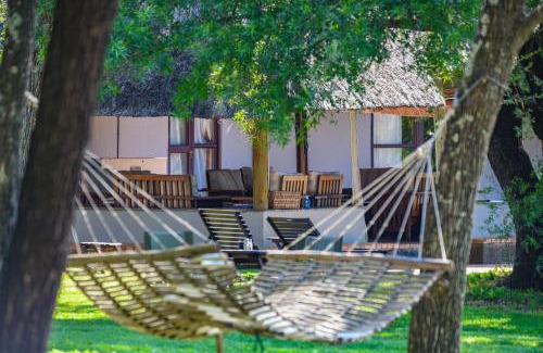 Beestekraal Cabin | Mziki Safari Lodge
