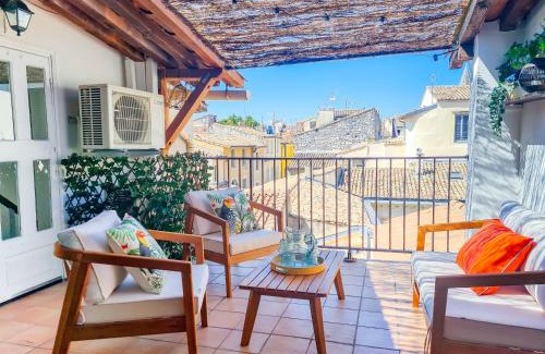 Nimes City Centre Apartment | Nî'douillet-P3 Terrasse et climatisé-coeur de ville