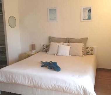 Cadereau Bed & Breakfast | Nîmes les pins studio parking privé extérieur