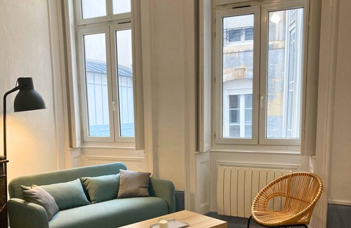 Besancon Old Town Apartment | -n°26- Studio Calme et Lumineux Cœur de Ville