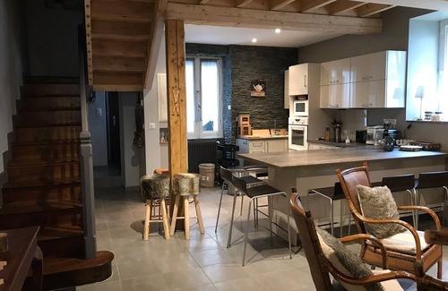 Cauterets House | N 9 of ChaletMaison Cozy 4 *, ds village, design, 4 ch, 8A + 2E, hammam, parking, terr