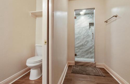 Mid-City District Apartment | N Broad Studios