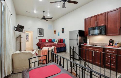 Mid-City District Apartment | N Broad Studios