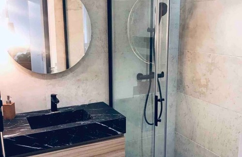 Quartier Chorier-Berriat Apartment | N'est Douillet - BEAUTIFUL APARTMENT with Free Parking