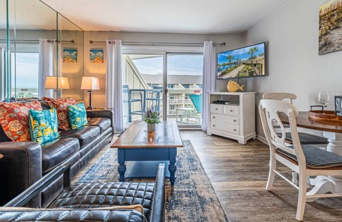 Hilton Head Island Villa | N Forest Beach Condo: Prime Location w/ Direct Beach Access & Heated Comm. Pool
