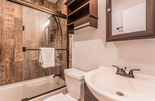 Hilton Head Island Villa | N Forest Beach Condo: Prime Location w/ Direct Beach Access & Heated Comm. Pool