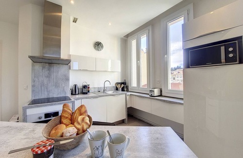 Quartier du Port Apartment | N&J - PALAIS LASCARIS - Port Area
