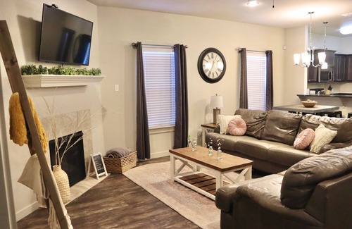 North Overton House | N. Overton – Spacious 3br, 3ba with optional studio. 10-min walk to campus.
