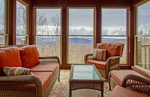 Snowshoe House | N Westridge Homes by Casago