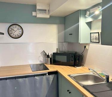 Besancon Old Town Apartment | - N26- Studio calme et lumineux cœur de ville