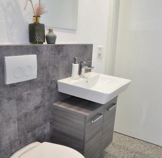 Aldingen House | N37 -modern eingerichtete Zimmer in ruhiger Lage