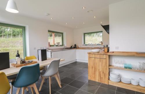 Forres House | Na Clamhanan