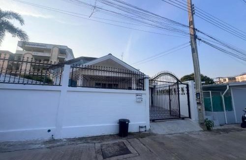 North Pattaya House | Na Kluea Pool villa