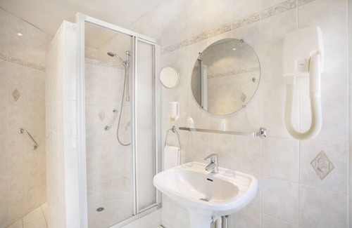 Pere Lachaise Hotel | Nadaud Hôtel