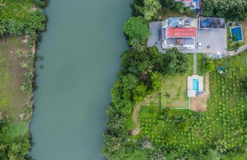 Aluva Bed & Breakfast | Nadhiyoram River Retreat