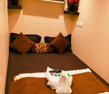 Prabhadevi Hotel | Nadim Tiger Residency