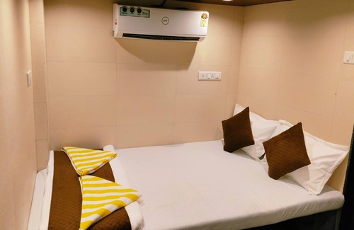 Prabhadevi Hotel | Nadim Tiger Residency