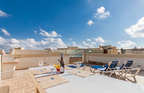 Nadur House | Naduri, Beautiful Gozitan Villa + Pool, Nadur Gozo, Malta
