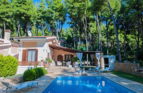 Sane House | Naftilos Villa Sani with private Pool