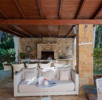 Sane House | Naftilos Villa Sani with private Pool