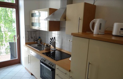 Altlindenau Apartment | Nahlesuite- in a listed Wilhelminian style building near the Ciy