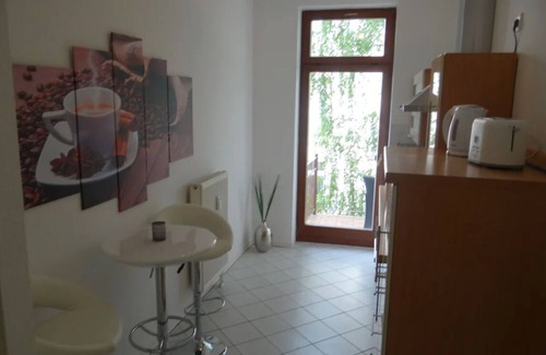 Altlindenau Apartment | Nahlesuite- in a listed Wilhelminian style building near the Ciy