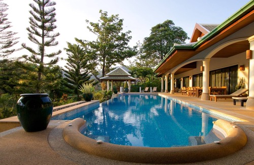 Rawai Villa | NAI HARN BEACH - Outstanding 6 Bedroom Pool Villa