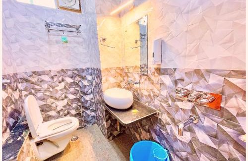 Nainital Hotel | NAINITAL HOTEL W A N I near zoo road and lake