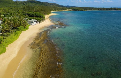 Hauula House | Nakoa Villa, beach access, A/C