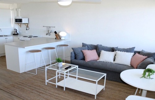 Miami Apartment | Nalu Beach Apartments 01, formerly Nobbys Outlook