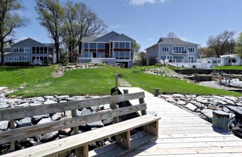 Stevensville House | Namaste on the Bay