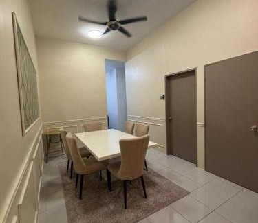 Perak Tengah District House | Nameera Stay Bandar Universiti Seri Iskandar