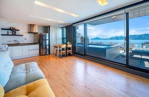 Namhae House | Namhae Byeol Grigo Namhae Pension