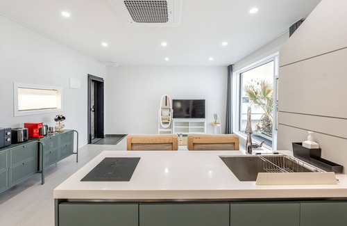 Namhae House | Namhae Orosy Bada Pool Villa & Pension