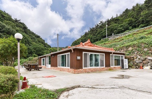Namhae House | Namhae Yanghwahwangto Pension