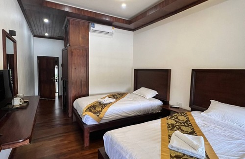 Luang Prabang Hotel | Namkhan River View