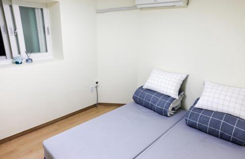 Myeongdong House | Namsan Gil House