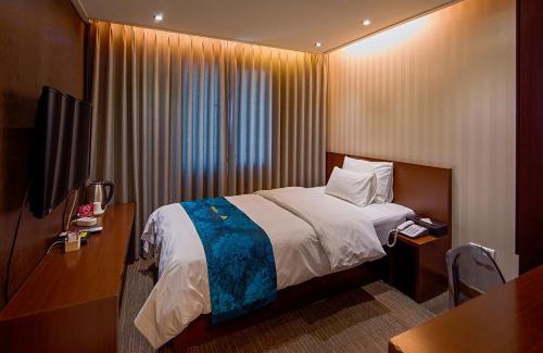 Hoehyeon-dong Hotel | Namsan Hill Hotel