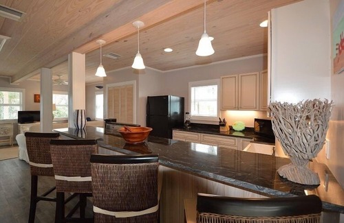 Bahama Palm Shores House | Nana's Cottage:A charmingly peaceful cottage right in the heart of Hope Town!