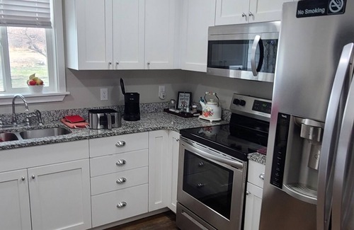 Price House | Nana's Place is a beautiful country family, pet-friendly home.