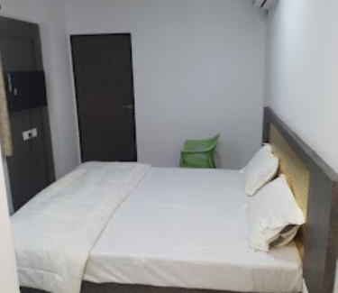 Tuljapur Hotel | NANDAN LODGE, TULJAPUR
