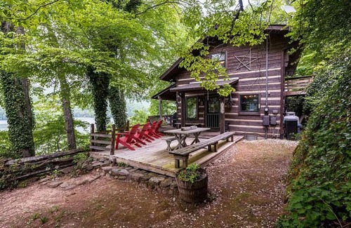 Topton House | Nantahala Lakefront Comfort - 3 BR/2.5 BA w/Private Dock