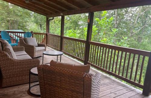 Almond House | Nantahala Nook, cabin w/hot tub,game room, & wifi